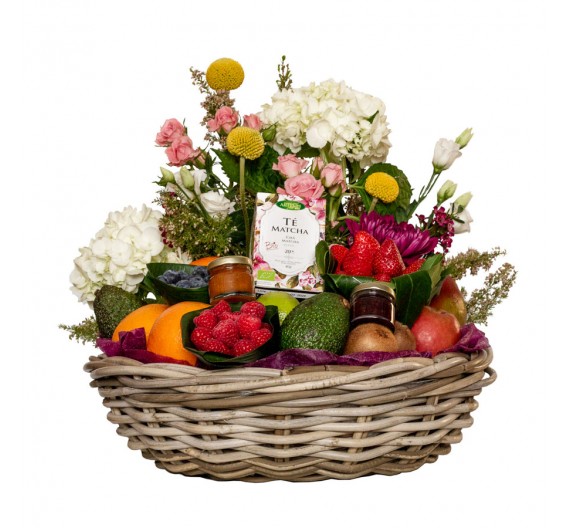 Breakfast and snack basket Breakfast and snack basket